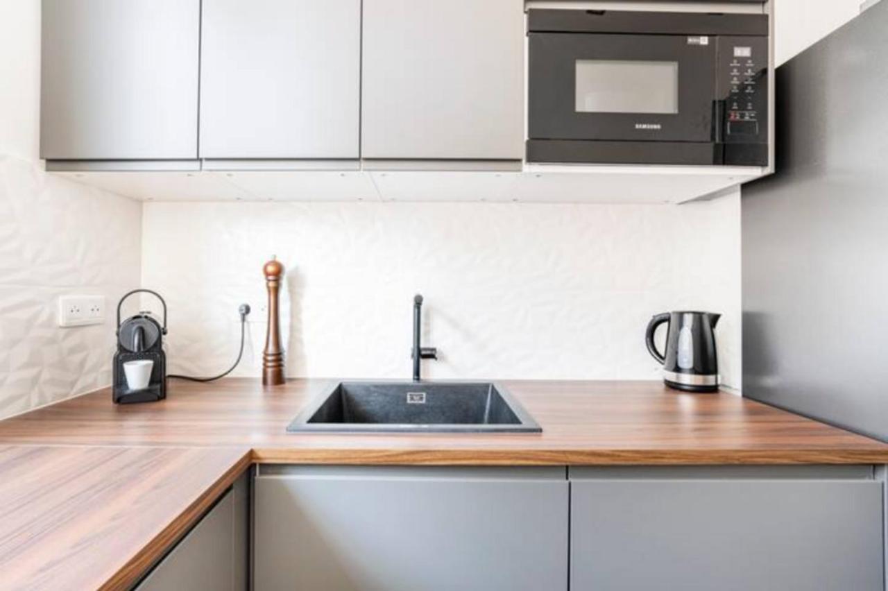 The Square, Paris-Asnieres, Private Apartment With Bedroom And Living Room Экстерьер фото