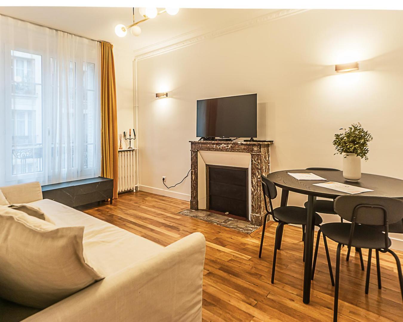 The Square, Paris-Asnieres, Private Apartment With Bedroom And Living Room Экстерьер фото