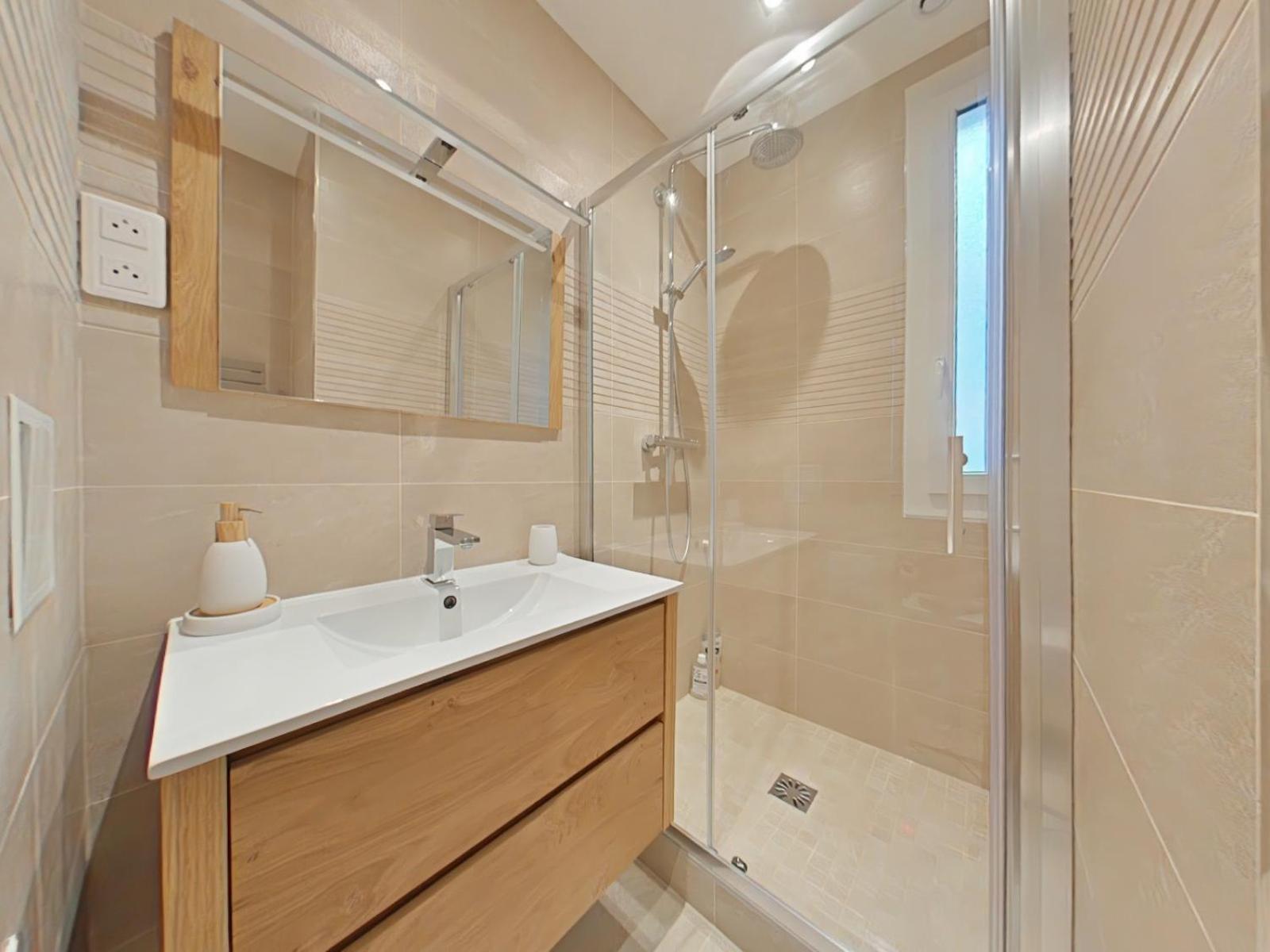 The Square, Paris-Asnieres, Private Apartment With Bedroom And Living Room Экстерьер фото